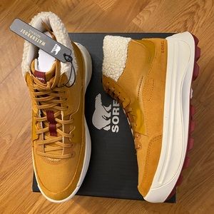 New women’s SOREL Sz 7.5 boots